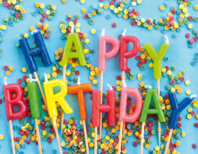 BSB ajándékkísérő (7x9 cm), Happy Birthday színes gyertyás (állvány)